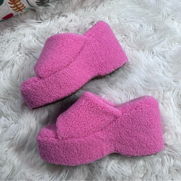 Cuccoo • Barbie Pink Open Toe Fluffy Platform Mule Slides - Picture 11 of 12